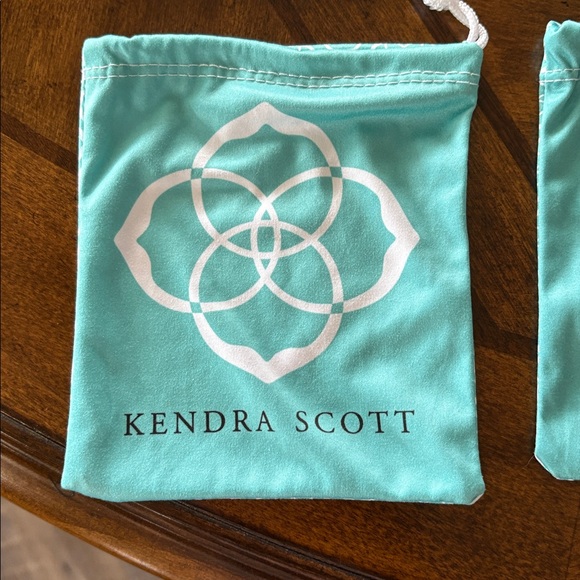 Kendra Scott Aqua Jewelry Pouches Set - Picture 2 of 4